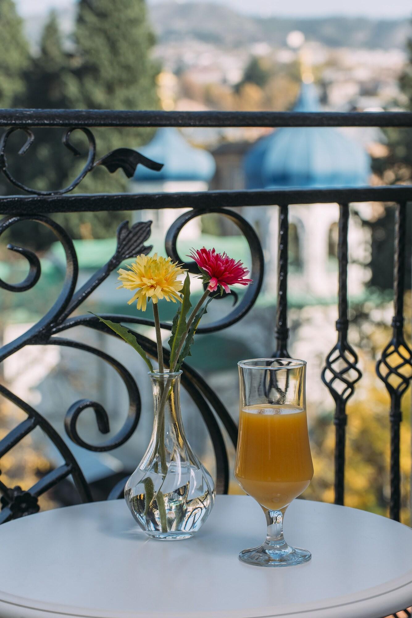 Gold Tbilisi Hotel Exterior photo